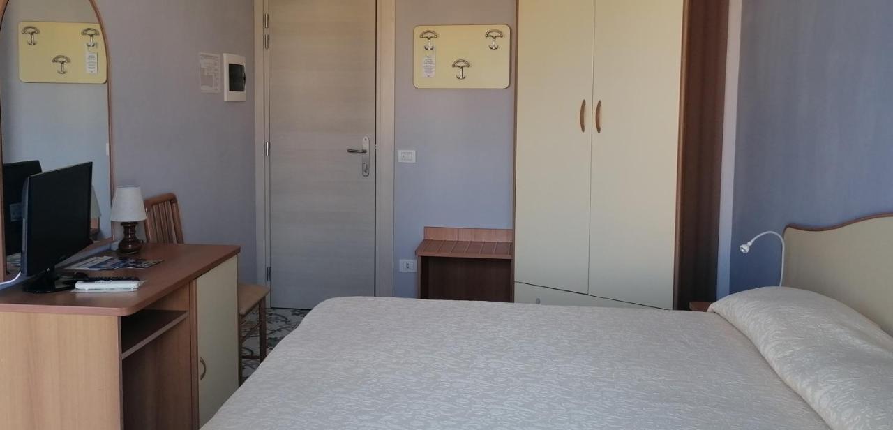 Hotel Casa Di Meglio Иския Екстериор снимка